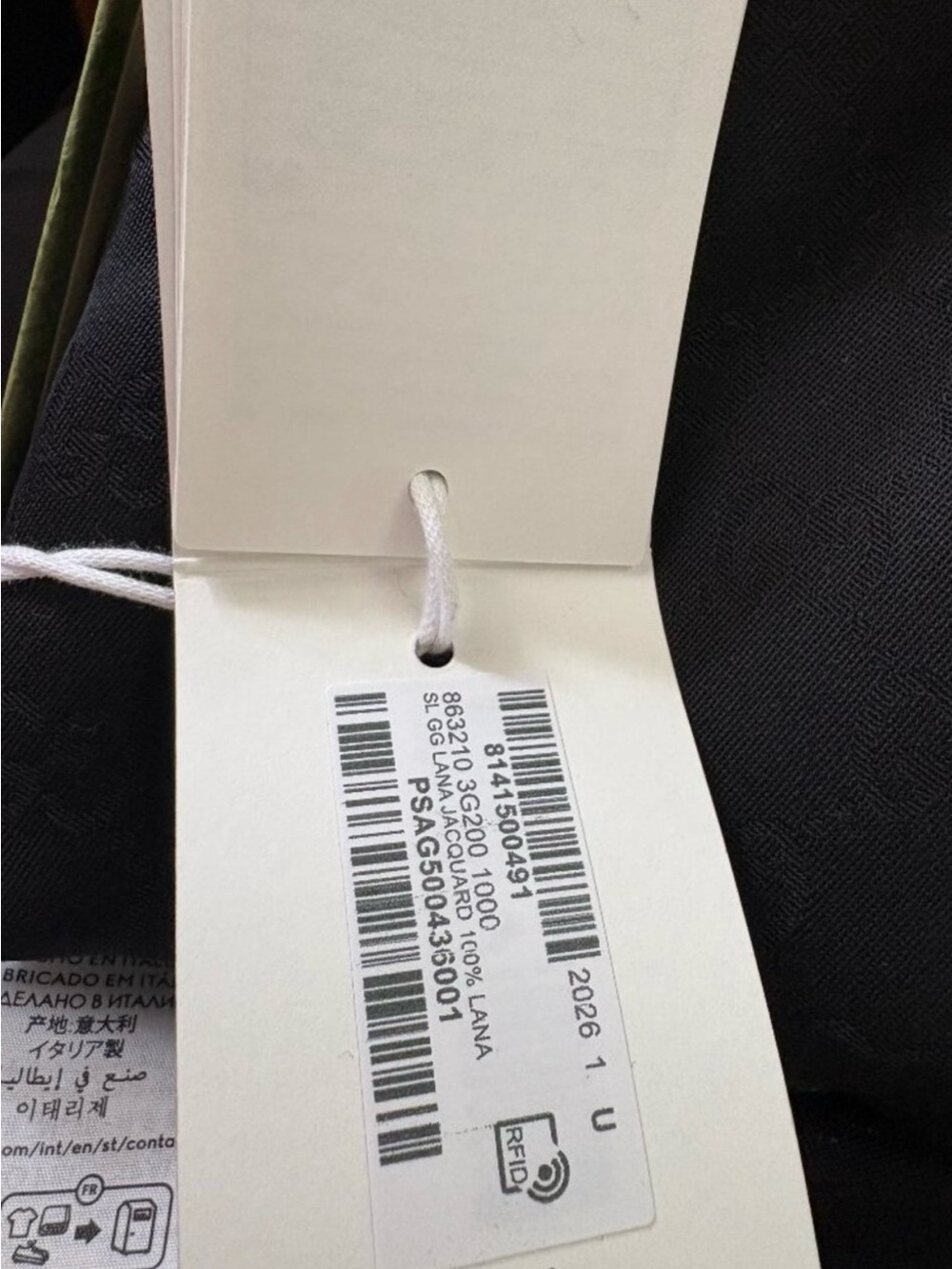 Gucci Black Shawl with Logo Tag - Picture 5 of 12